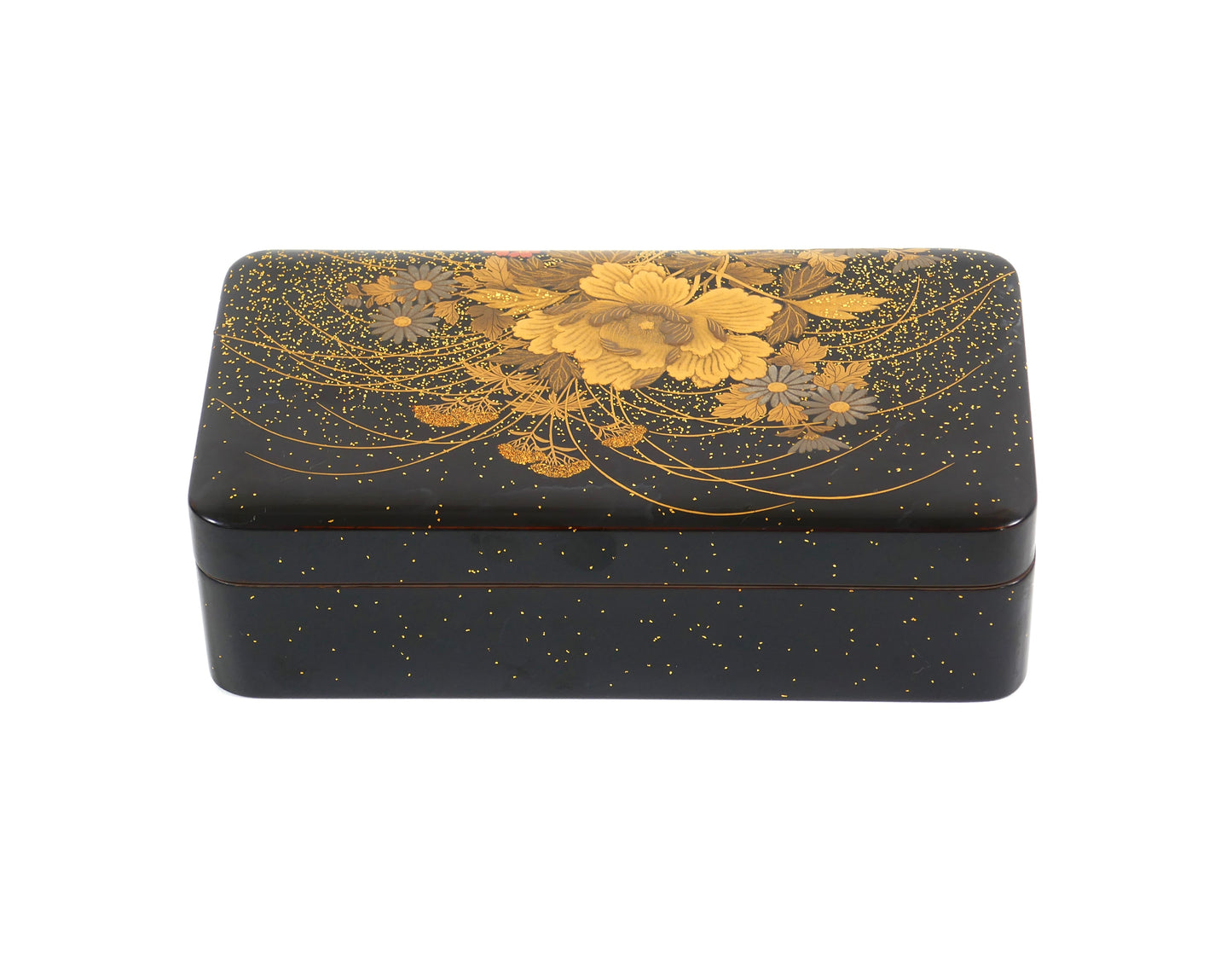 Boîte japonaise en laque noire urushi, motif de pivoines et chrysanthèmes dorés, vue arrière complète.