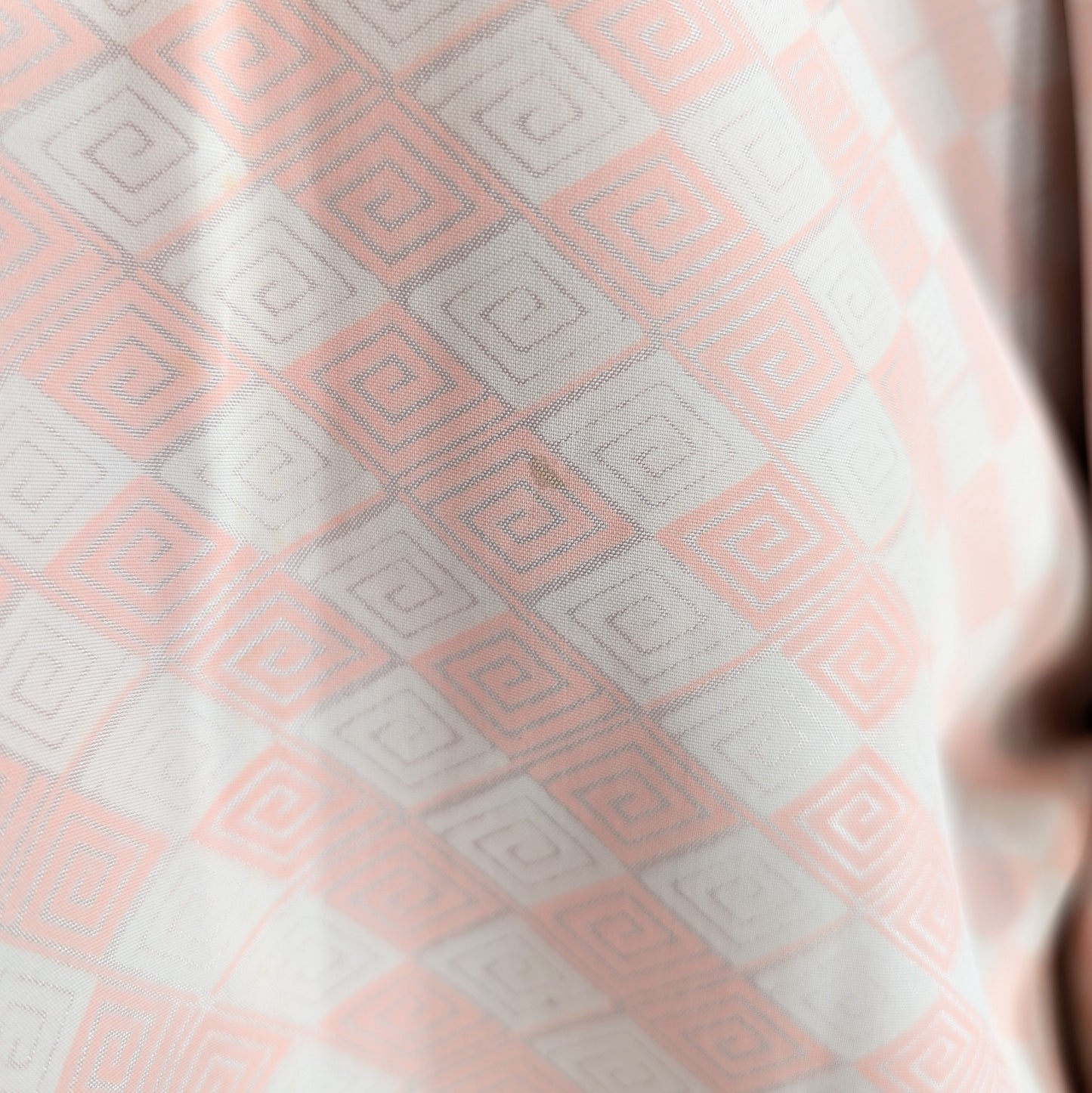 Doublure ivoire et rose clair avec motif japonais de tonnerre japonais raimon