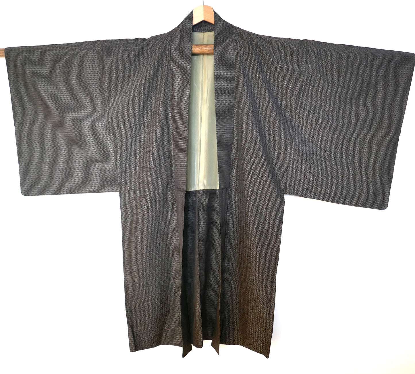 Haori homme vintage en laine – vue complète de face, veste kimono japonaise