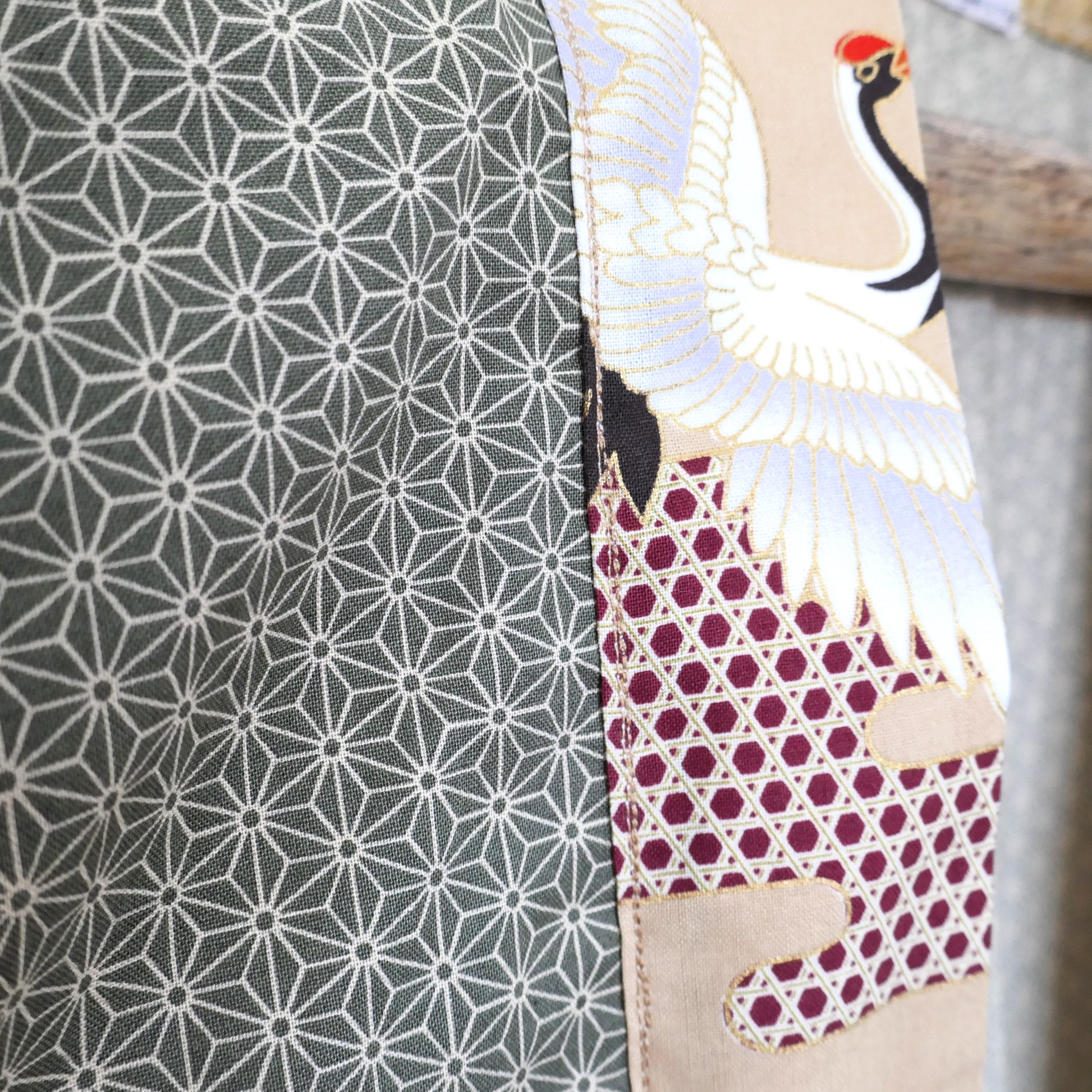 zoom sur le col du haori nohara no tsuru de kogedo l'Atelier