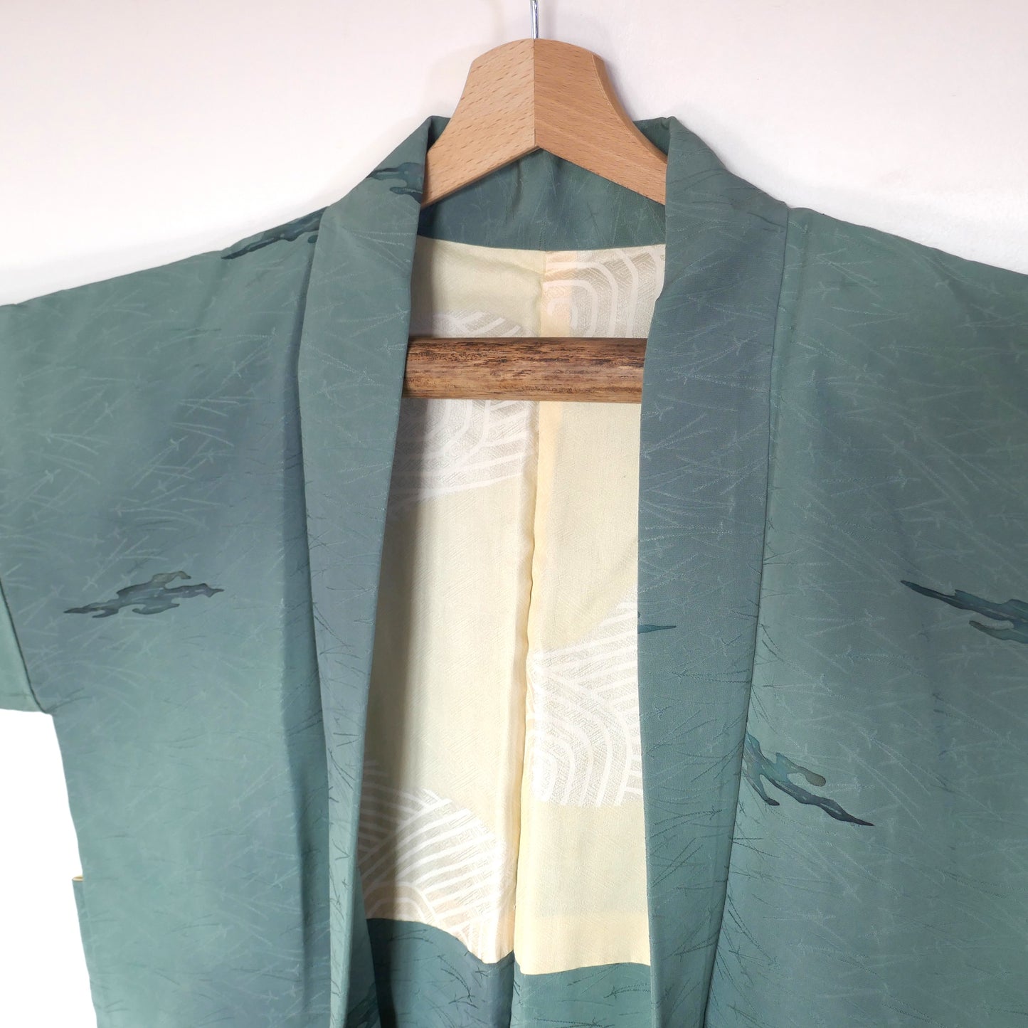 vue de face du col du haori vintage turquoise en soie KOGEDO