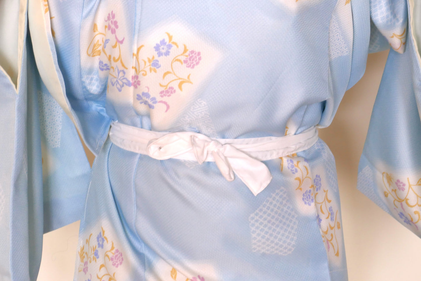 ceinture koshihimo offerte par KOGEDO pour attacher un yukata