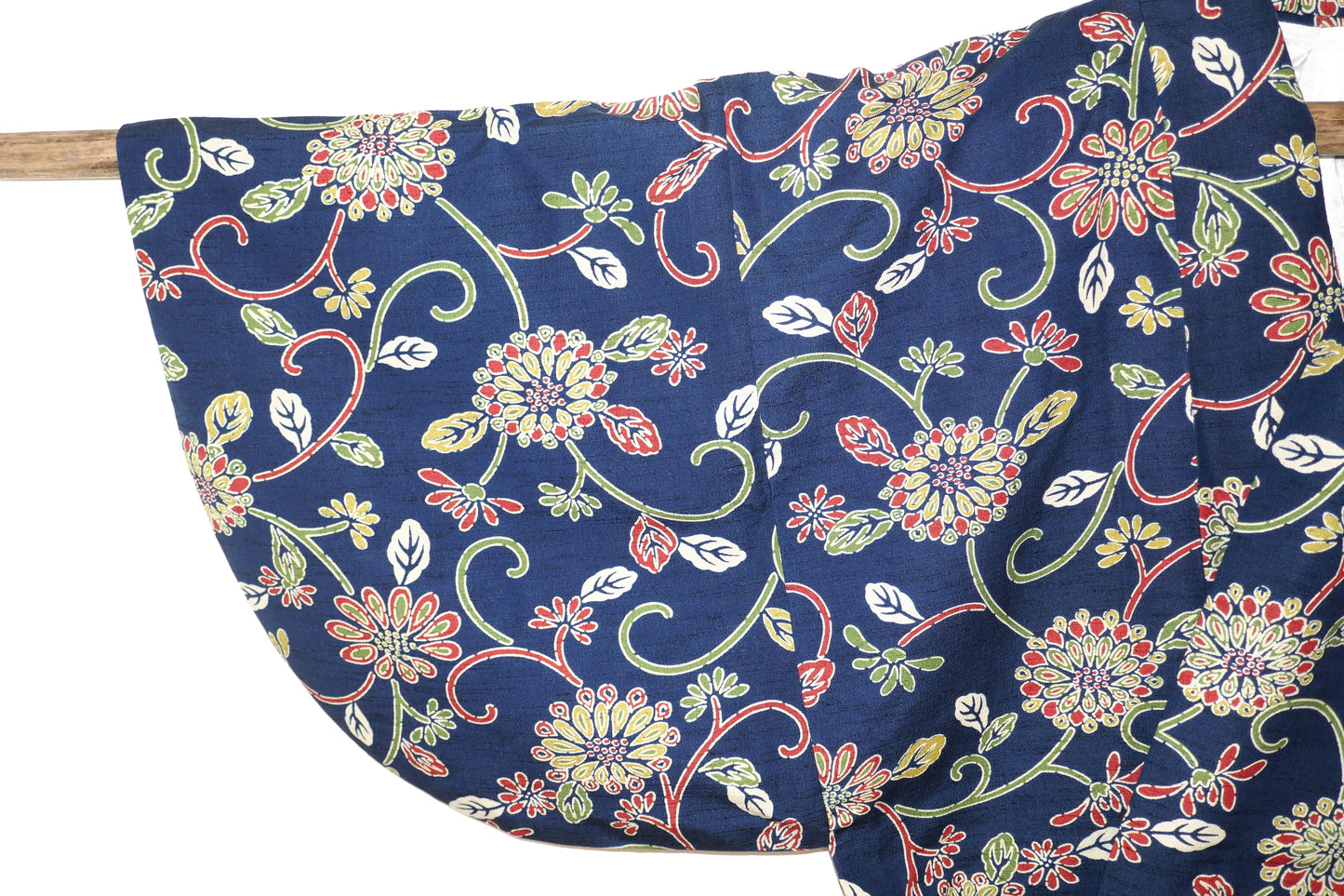 manche droite de la veste dochugi kogedo coupe stylisée