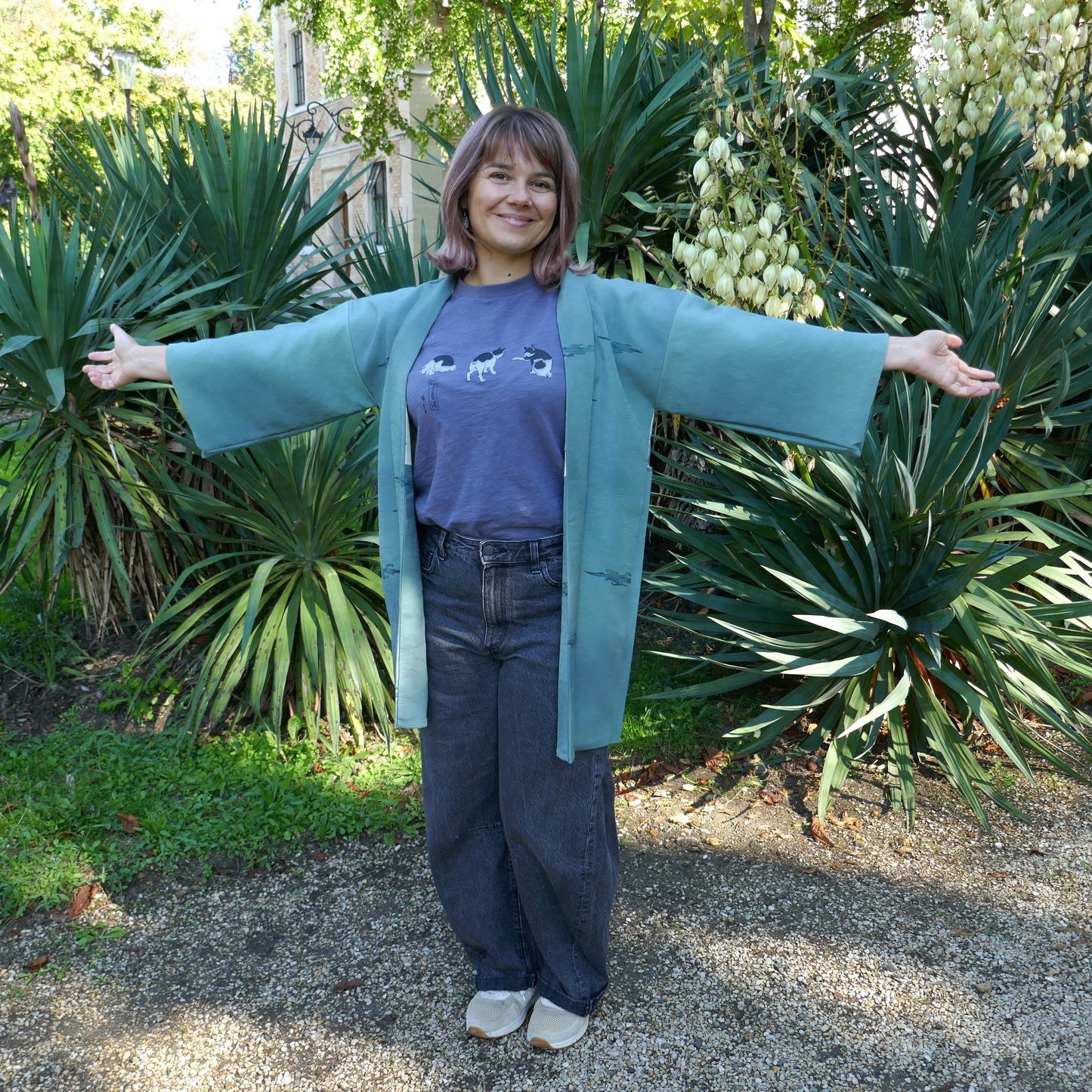 mikan portant le haori KOGEDO turquoise aux manches raccourcies