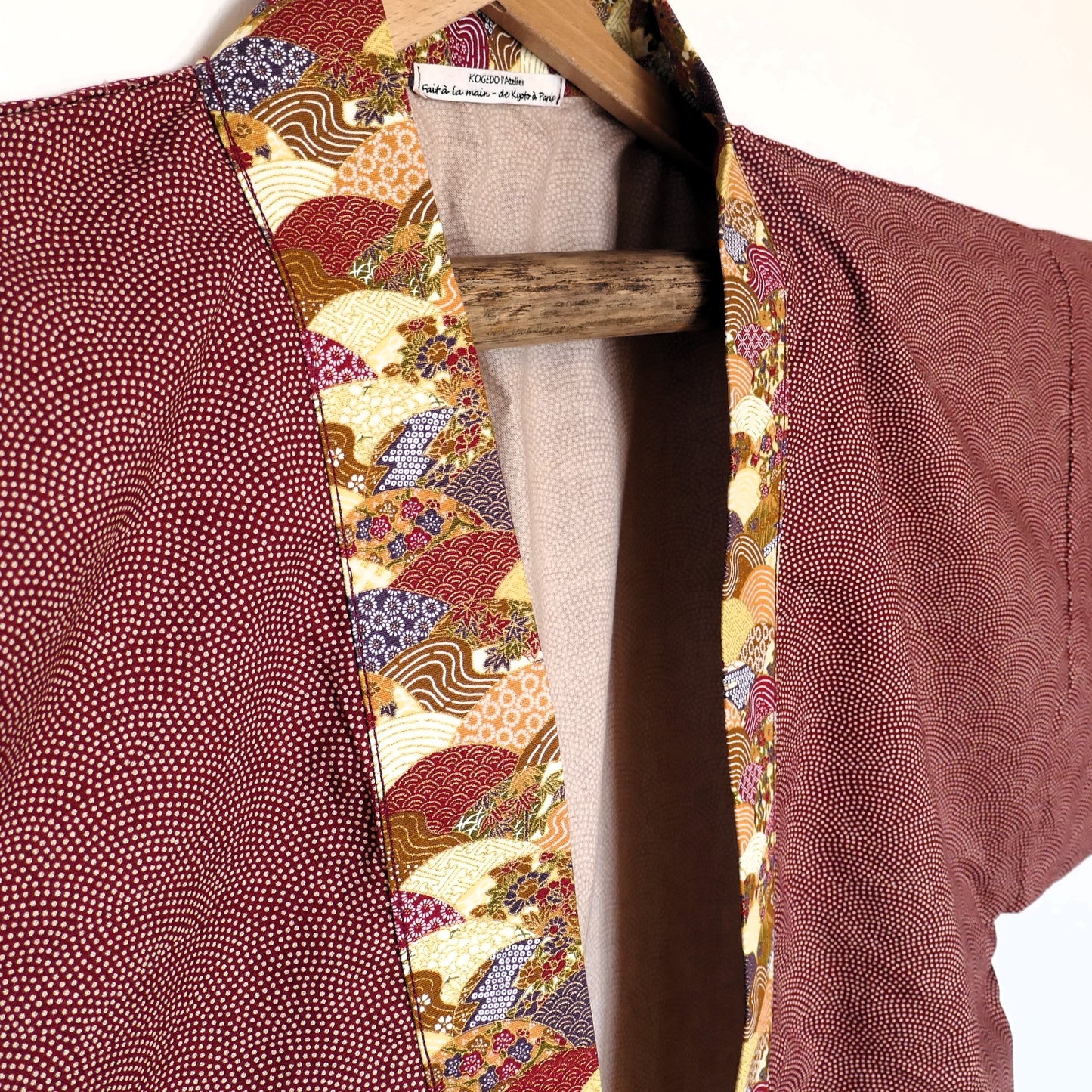 vue trois quart droit du haori moderne sensu to samekomon by kogedo l'atelier