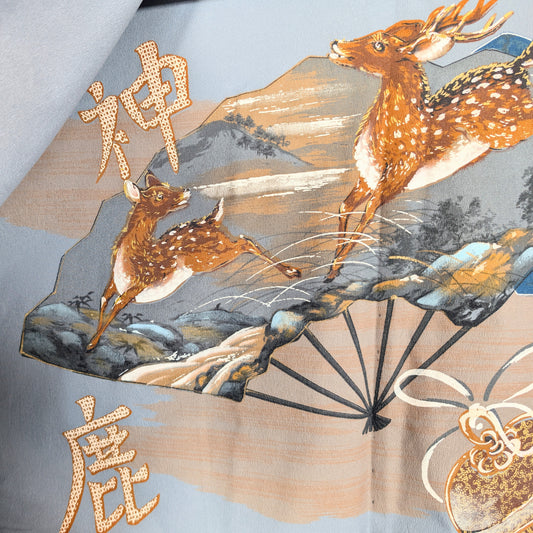 Décor shinroku 神鹿 avec cerfs sacrés japonais, peinture sur soie chirimen et contours rehaussés de dorure