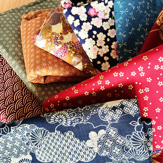 ensemble de tissus japonais utilisé pour la création de haori moderne à l'Atelier KOGEDO