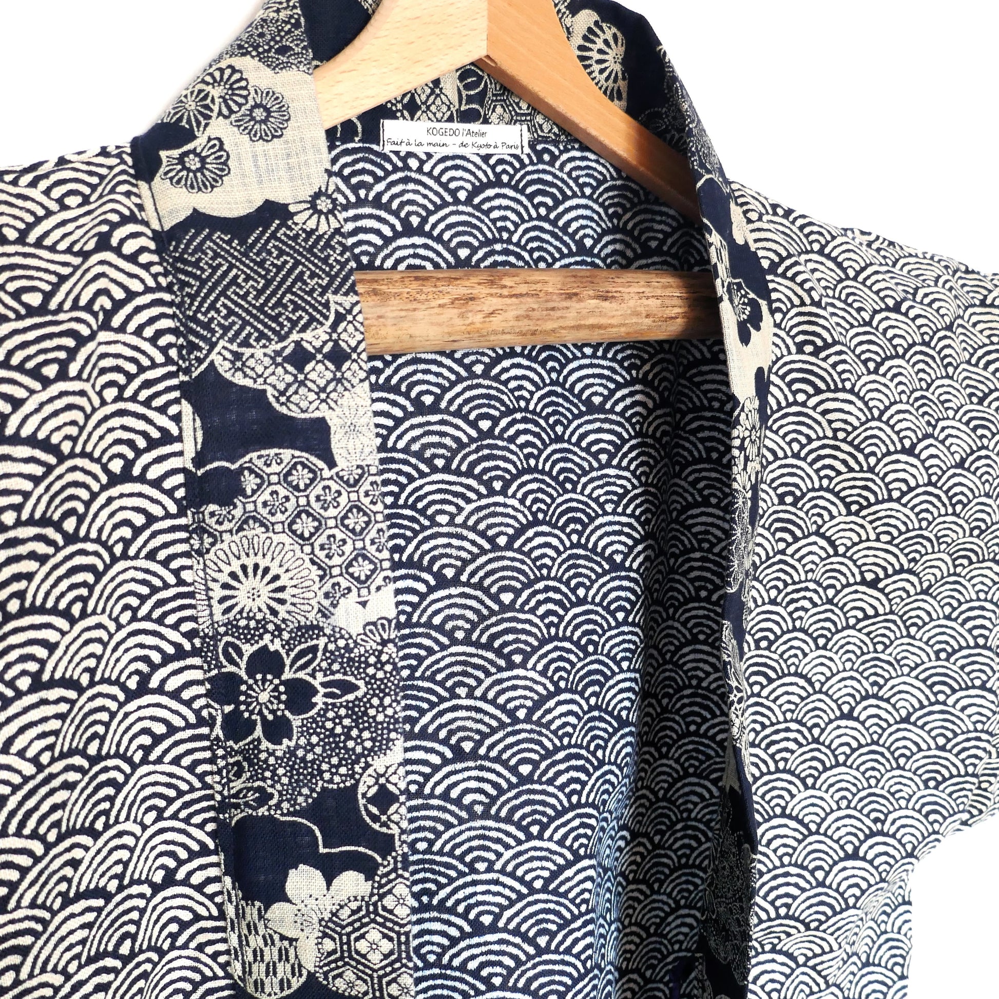 zoom sur le col du haori umi no sakura by kogedo l'atelier