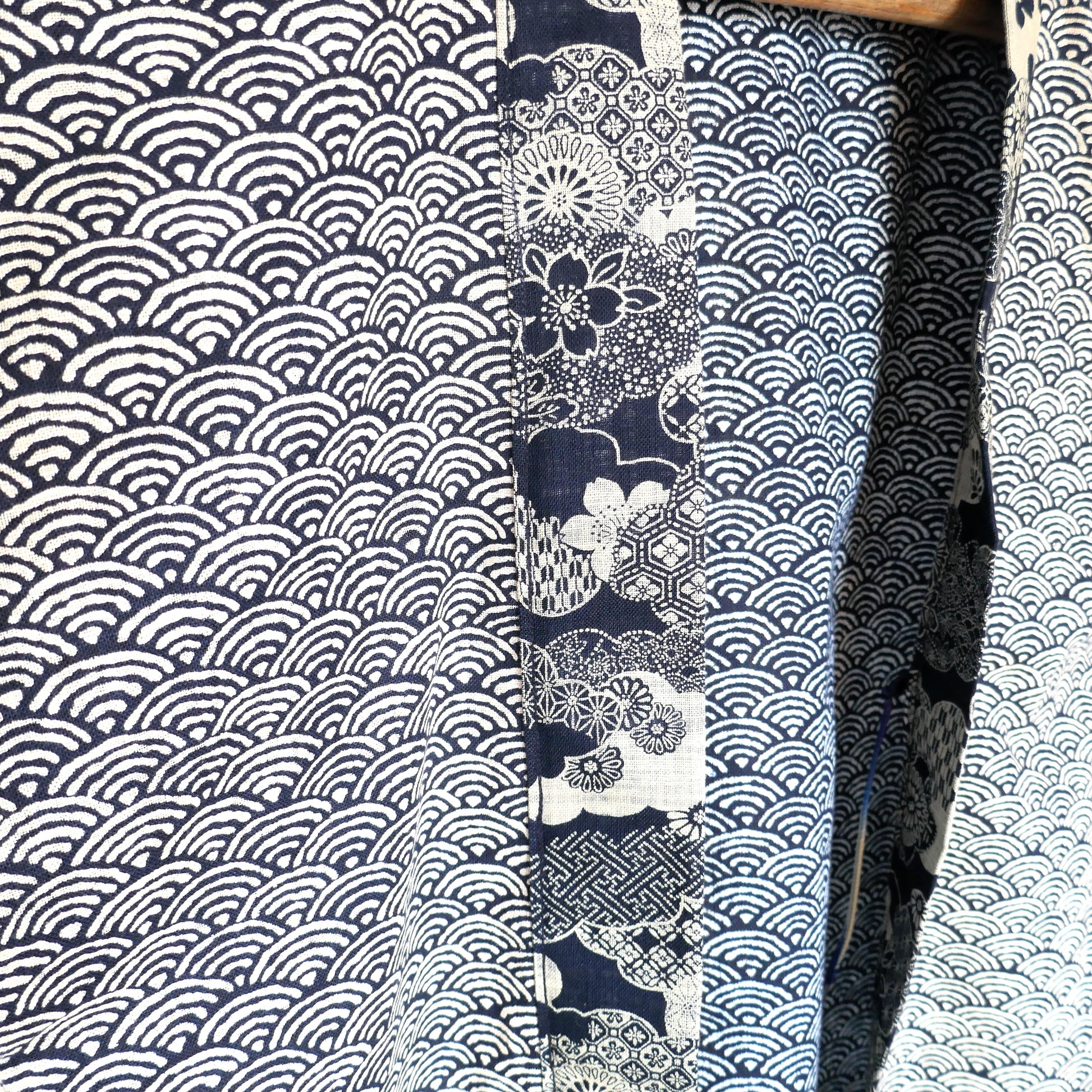 vue du col motif kumo no hana et des vagues seigaiha