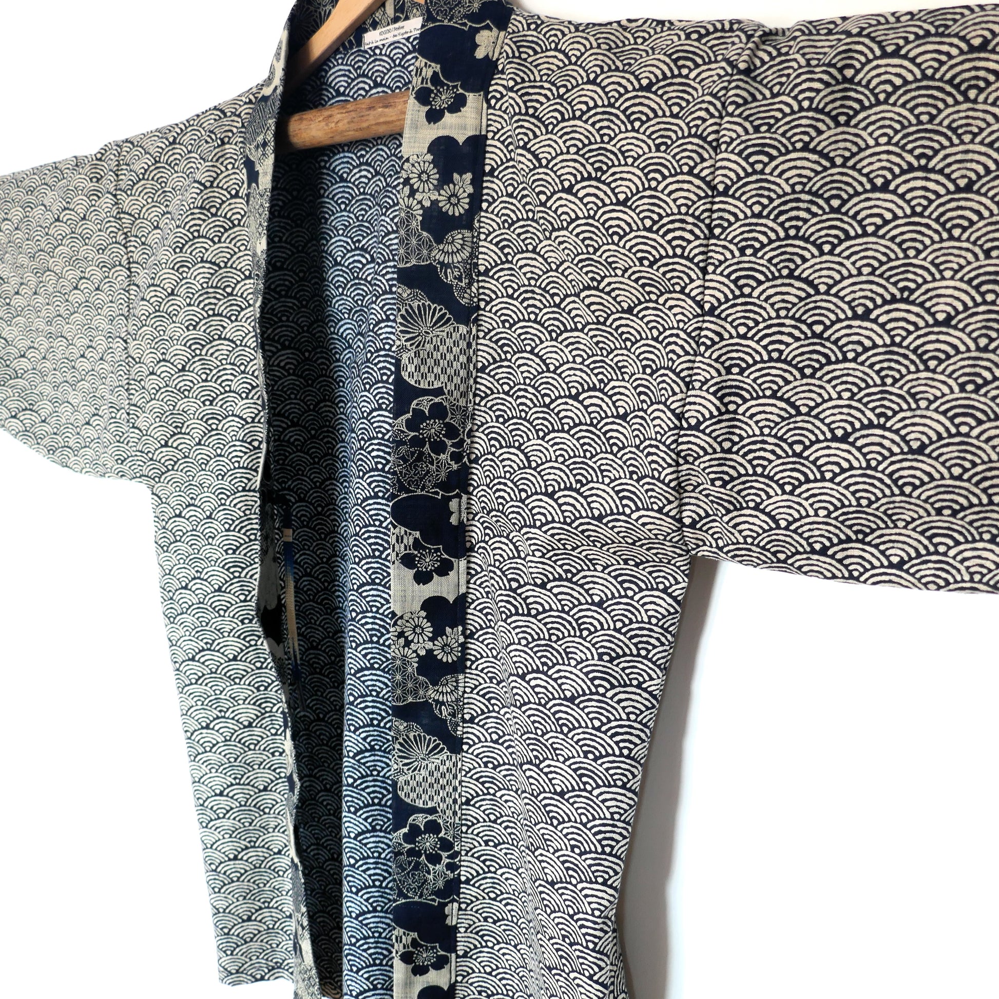 vue de profil du haori umi no sakura vue sur la longueur du col