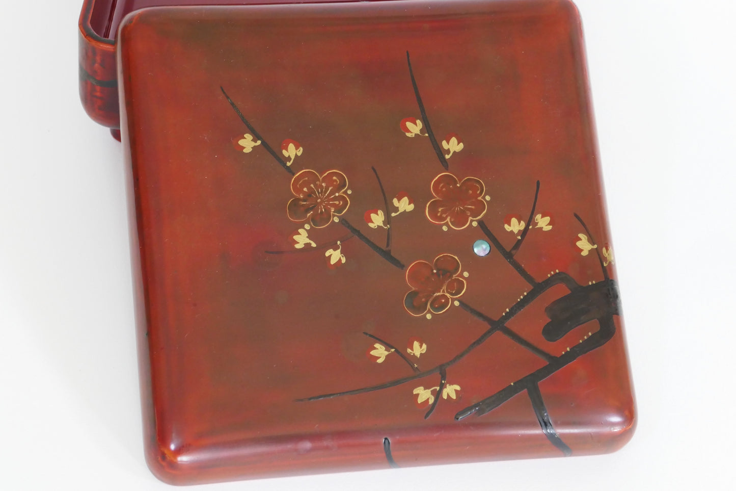 couvercle de boite à bijou japonaise en laque rouge urushi