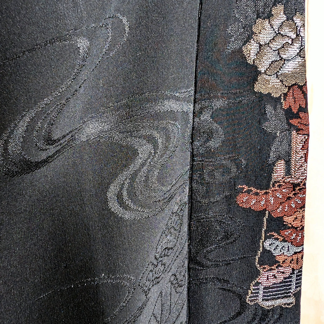 Les différents types de soie japonaise dans les haori : rinzu, chirimen, habutae, omeshi…