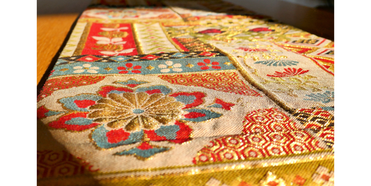 Idées déco japonaise : sublimer son intérieur avec un obi en soie