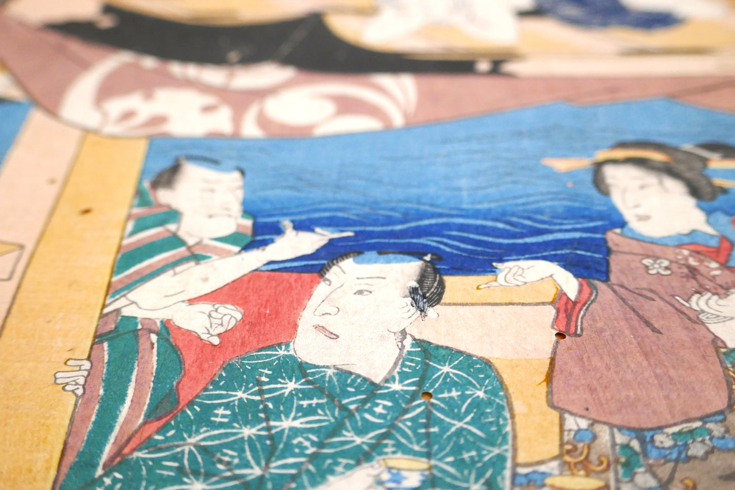 Gros plan sur les acteurs de kabuki à bord du Ôiri-maru, gravure japonaise ancienne ukiyo-e par Utagawa Kunisada Toyokuni III