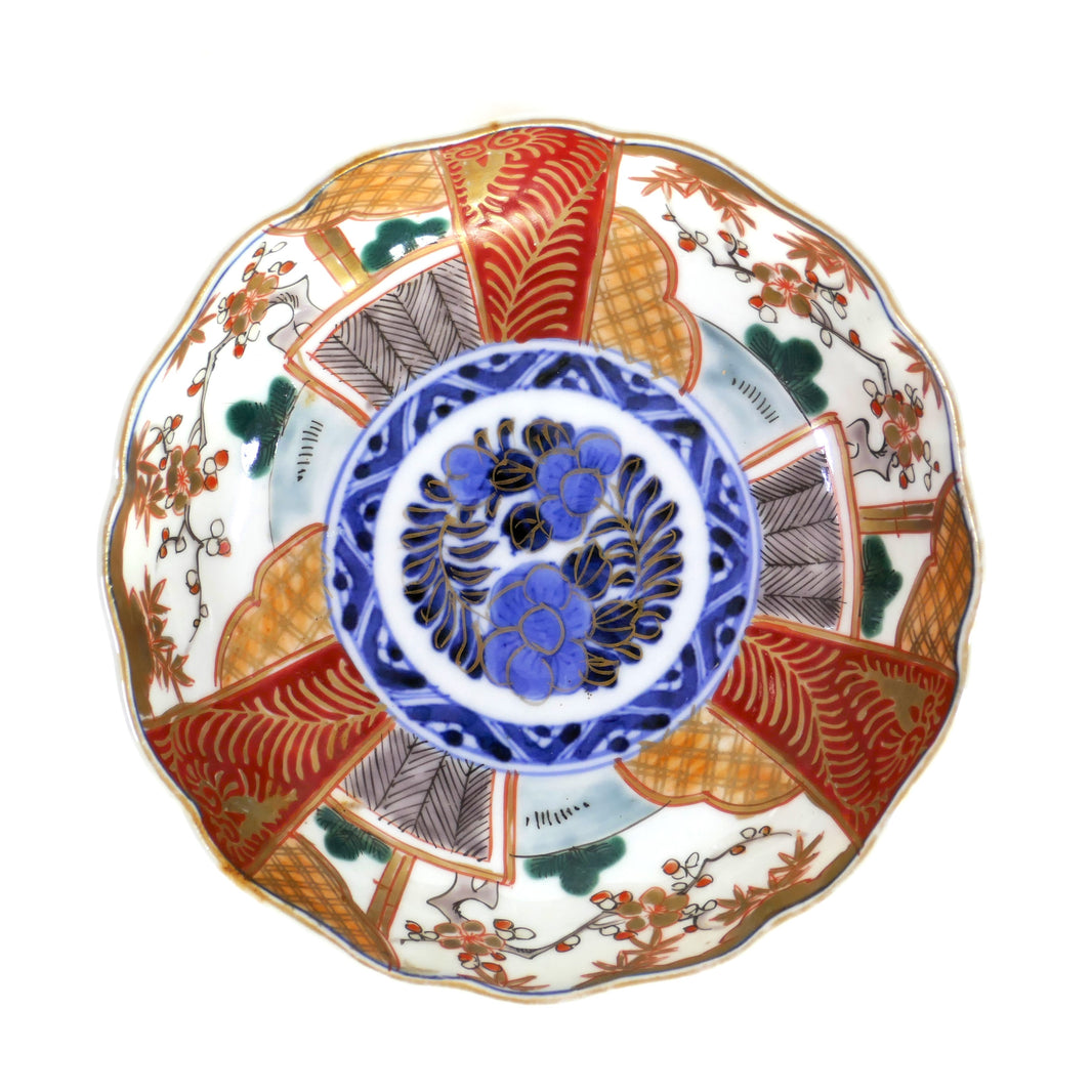 Vue du dessus d’une assiette ancienne japonaise Imari époque Meiji – 15 cm