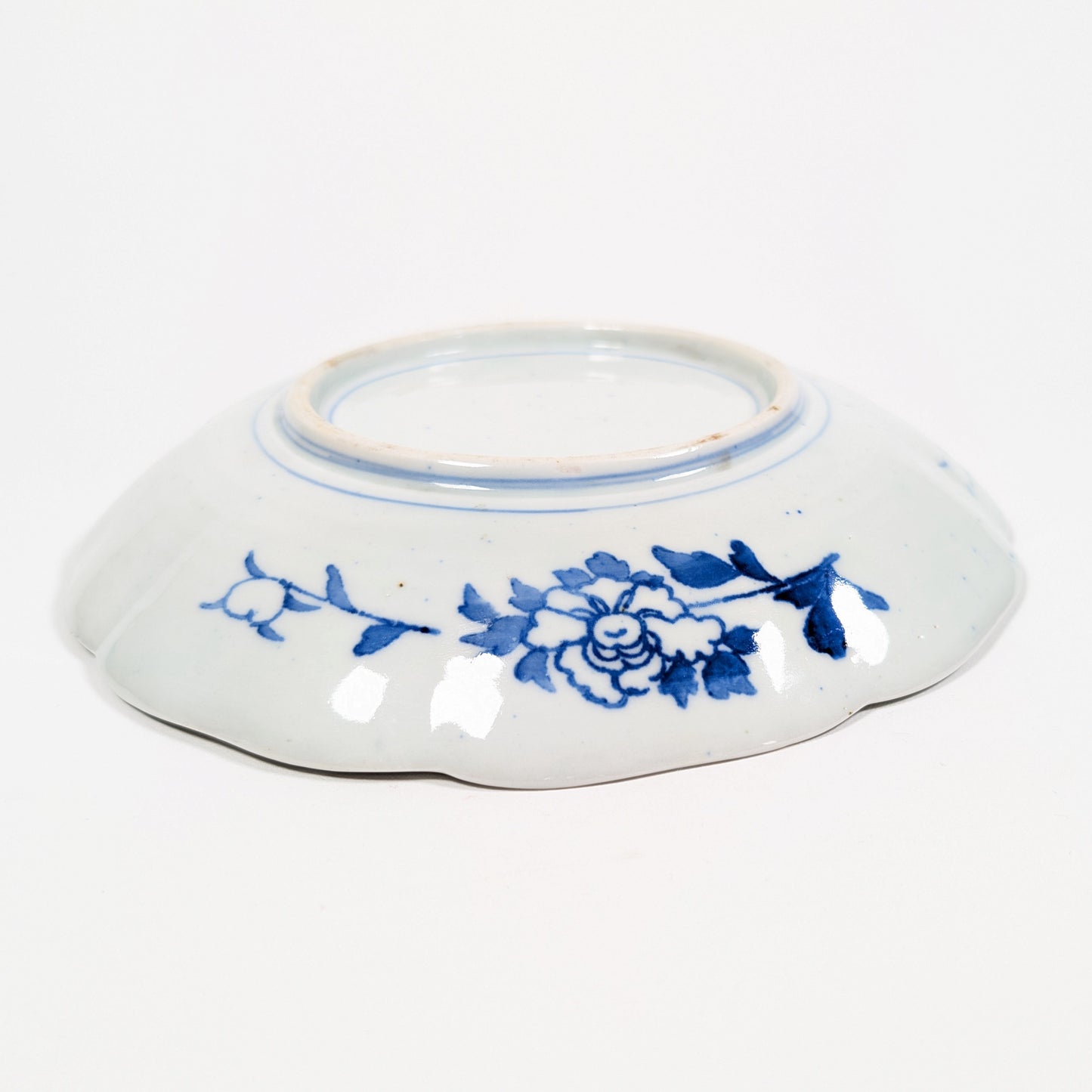 Base d’une assiette Imari ancienne du Japon XIXe siècle en céramique Arita