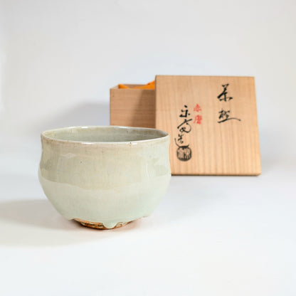 Bol à thé japonais Akahada-yaki avec boîte tomobako, céramique traditionnelle de Nara par Rakusai