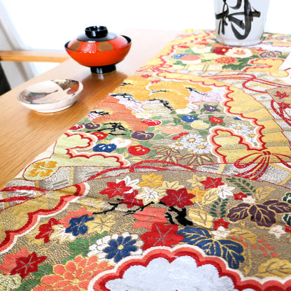 mise en scène du bol laqué aizu sur une table japonaise kogedo