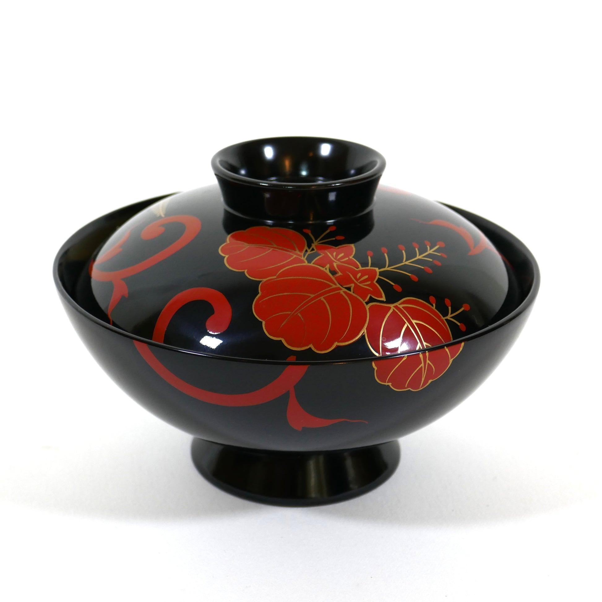 Bol en urushi japonais Wajima-nuri avec décor floral rouge de paulownia et détails dorés