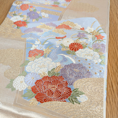 Ceinture de kimono japonaise en brocart de soie, décor de paon, pivoines, chrysanthèmes et pins dorés