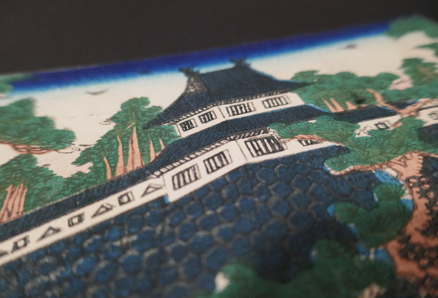 Architecture japonaise et forteresse représentées sur une estampe ukiyo-e de 1859 par Kuniaki II, période Edo