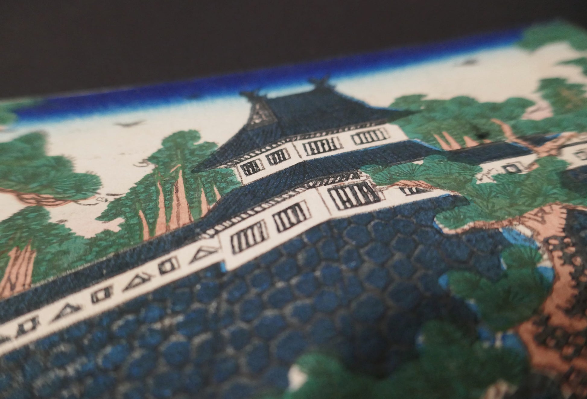 Architecture japonaise et forteresse représentées sur une estampe ukiyo-e de 1859 par Kuniaki II, période Edo