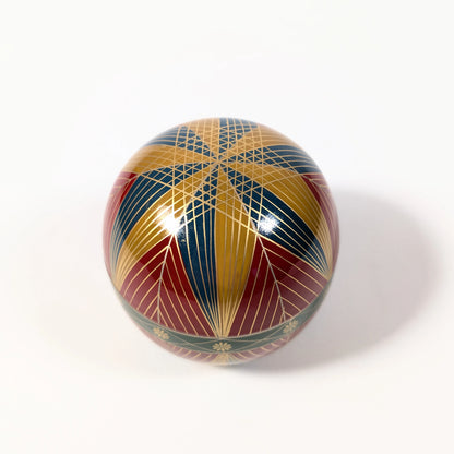Couvercle de natsume temari décor Hinomaru, motif solaire japonais en laque et or maki-e