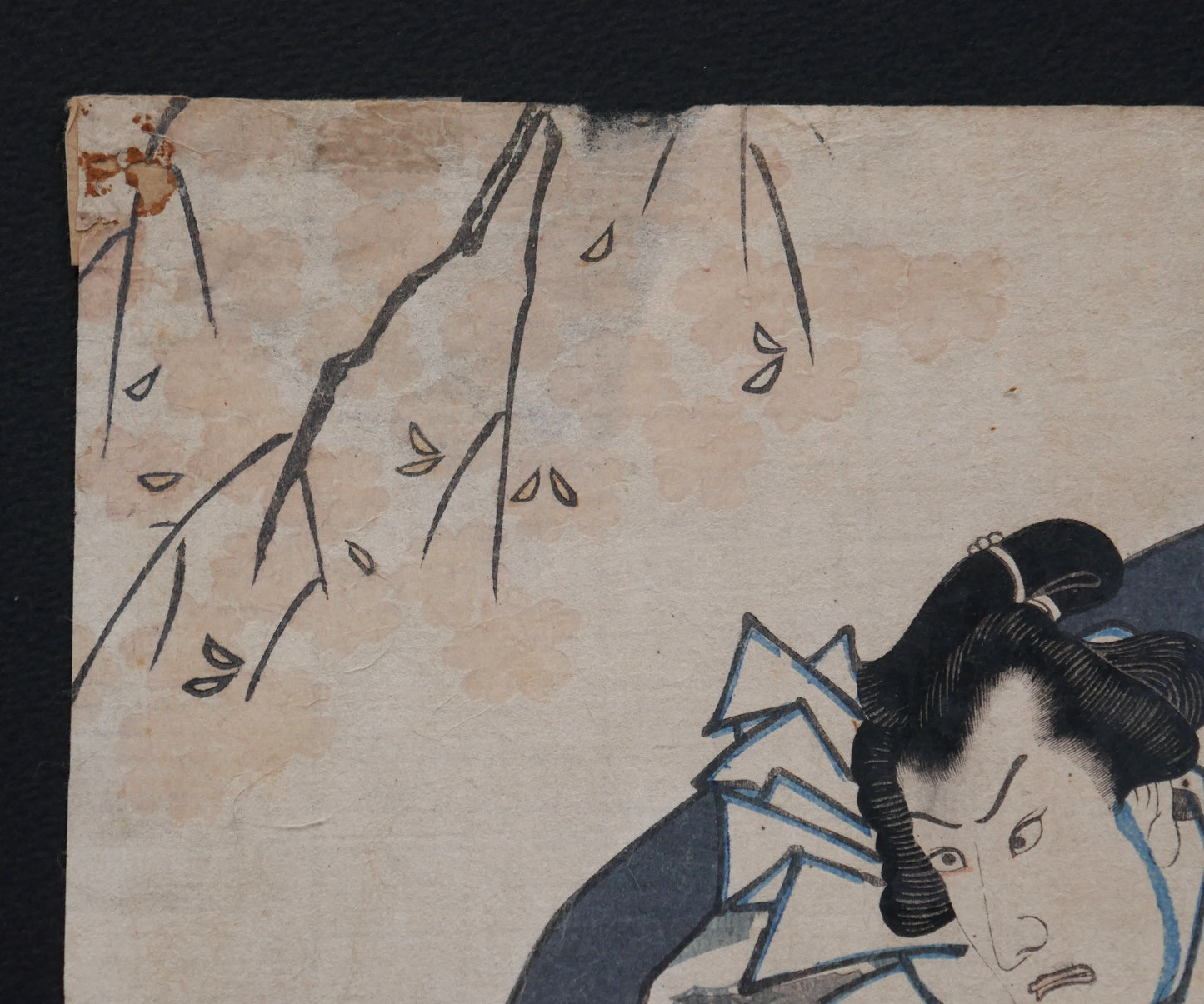 Décor de branches de cerisier dans une estampe japonaise ukiyo-e yakusha-e de Kunisada
