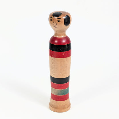 Dentō kokeshi Kijiyama-kei de Satō Hideichi, artisanat traditionnel japonais d’Akita en bois tourné et peint à la main
