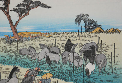 Détail des chevaux, pins et voyageurs à Chiryū dans une estampe ukiyo-e japonaise d’après Utagawa Hiroshige