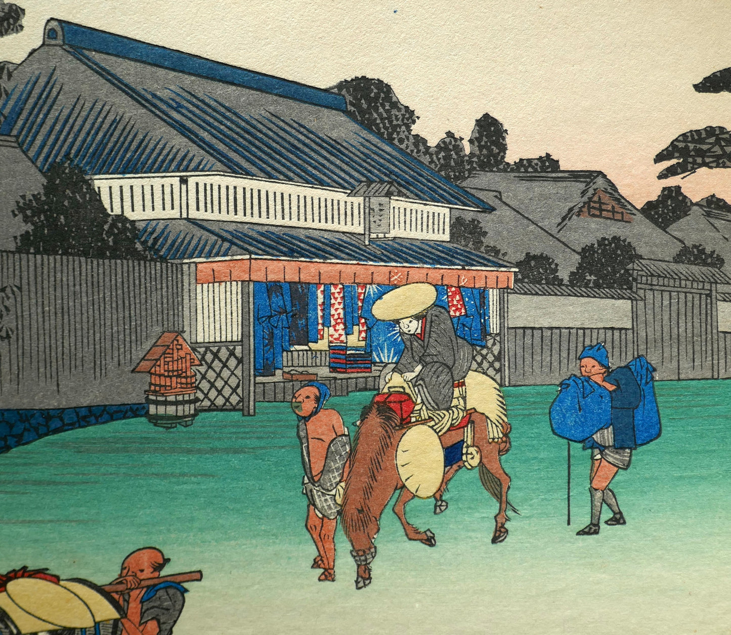 Détail architectural et scène de voyage à Narumi-juku dans une estampe japonaise de Utagawa Hiroshige, réédition Shōwa milieu XXe siècle