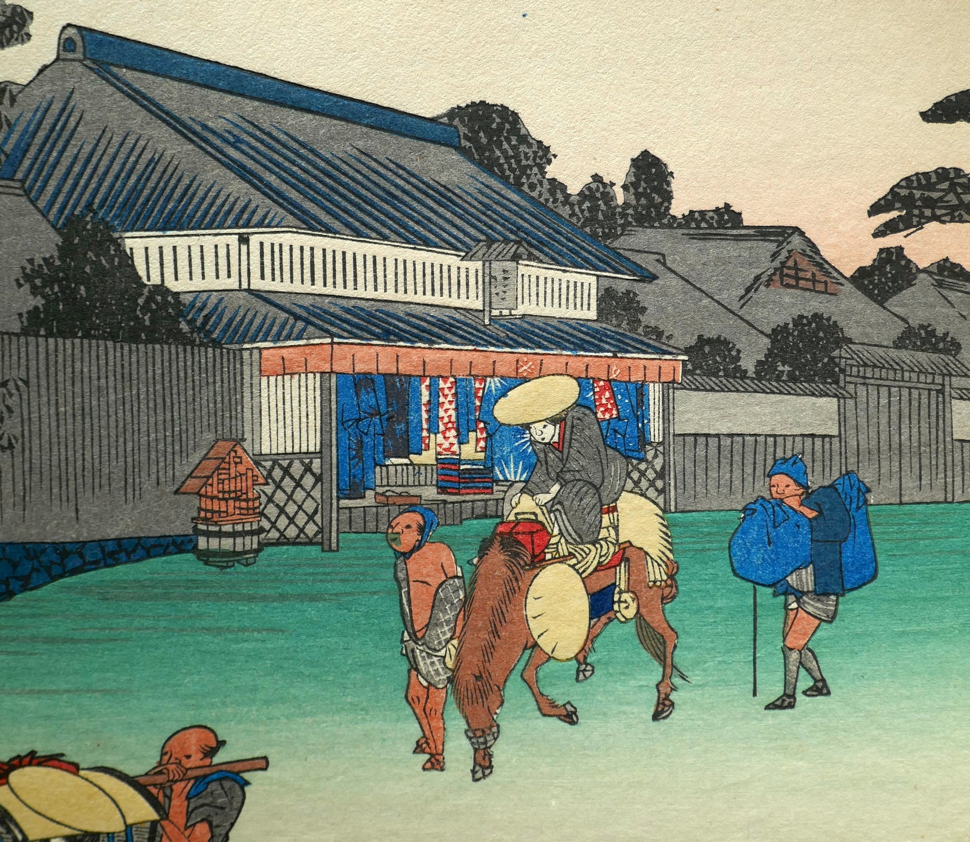 Détail architectural et scène de voyage à Narumi-juku dans une estampe japonaise de Utagawa Hiroshige, réédition Shōwa milieu XXe siècle