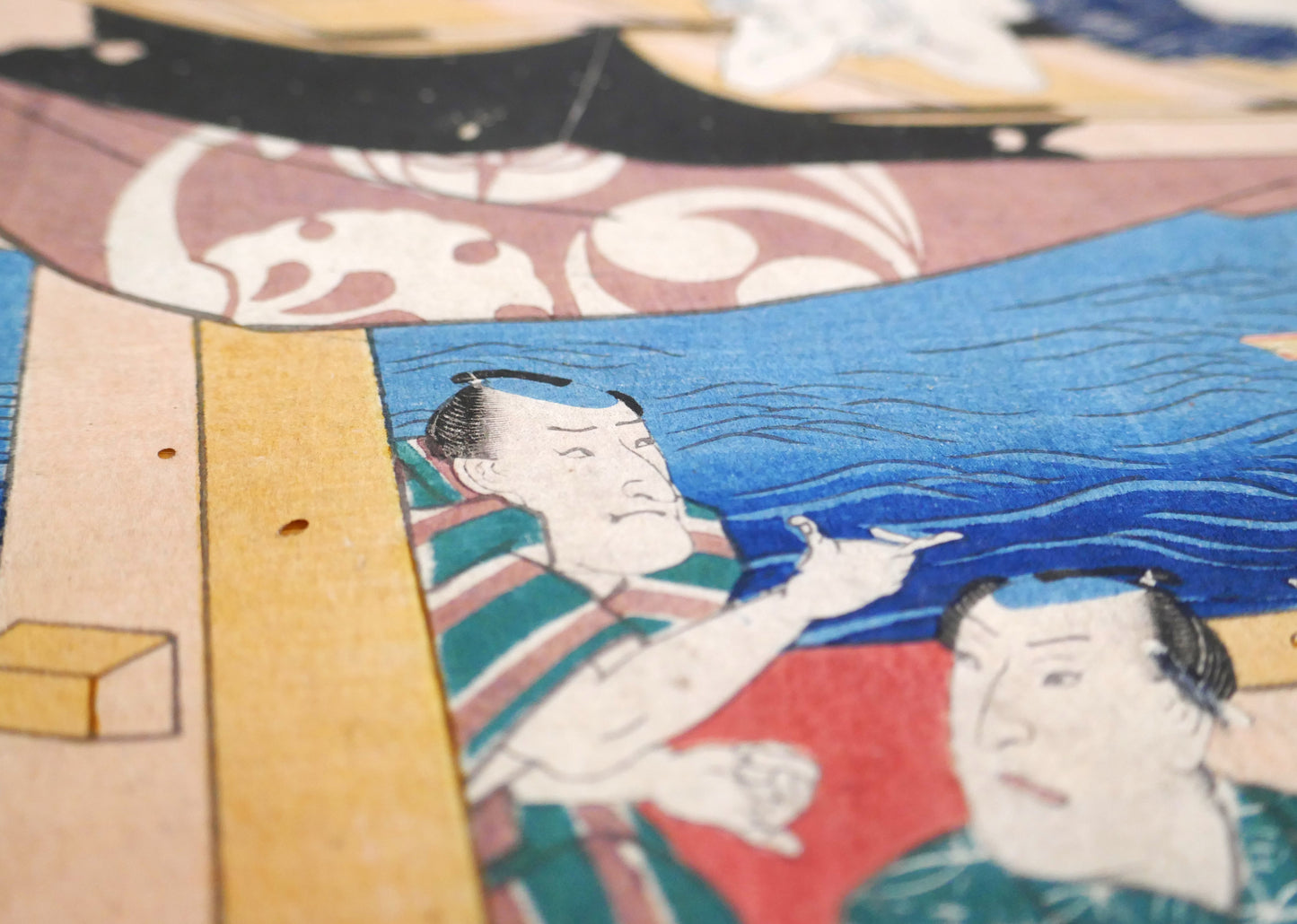 Détail du papier, des pigments et des acteurs de kabuki sur une estampe japonaise originale Edo par Utagawa Kunisada Toyokuni III, Ôiri-maru