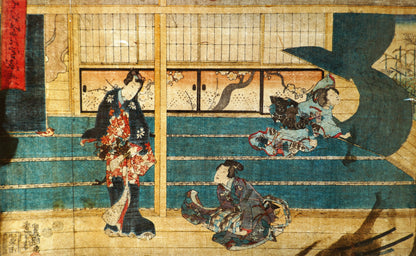 Vue d’ensemble de l’estampe japonaise originale de Toyokuni III Kunisada représentant une scène du Dit du Genji, lumière intense montrant la trame du papier et sa transparence.