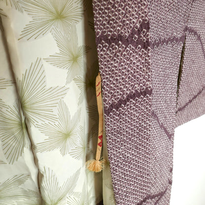 haori himo et doublure momiji d’un haori vintage japonais, détail de confection traditionnelle