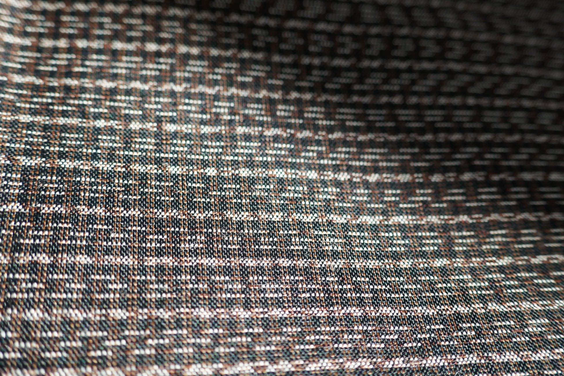 Gros plan sur le tissu extérieur en laine d’un haori homme japonais – motif discret