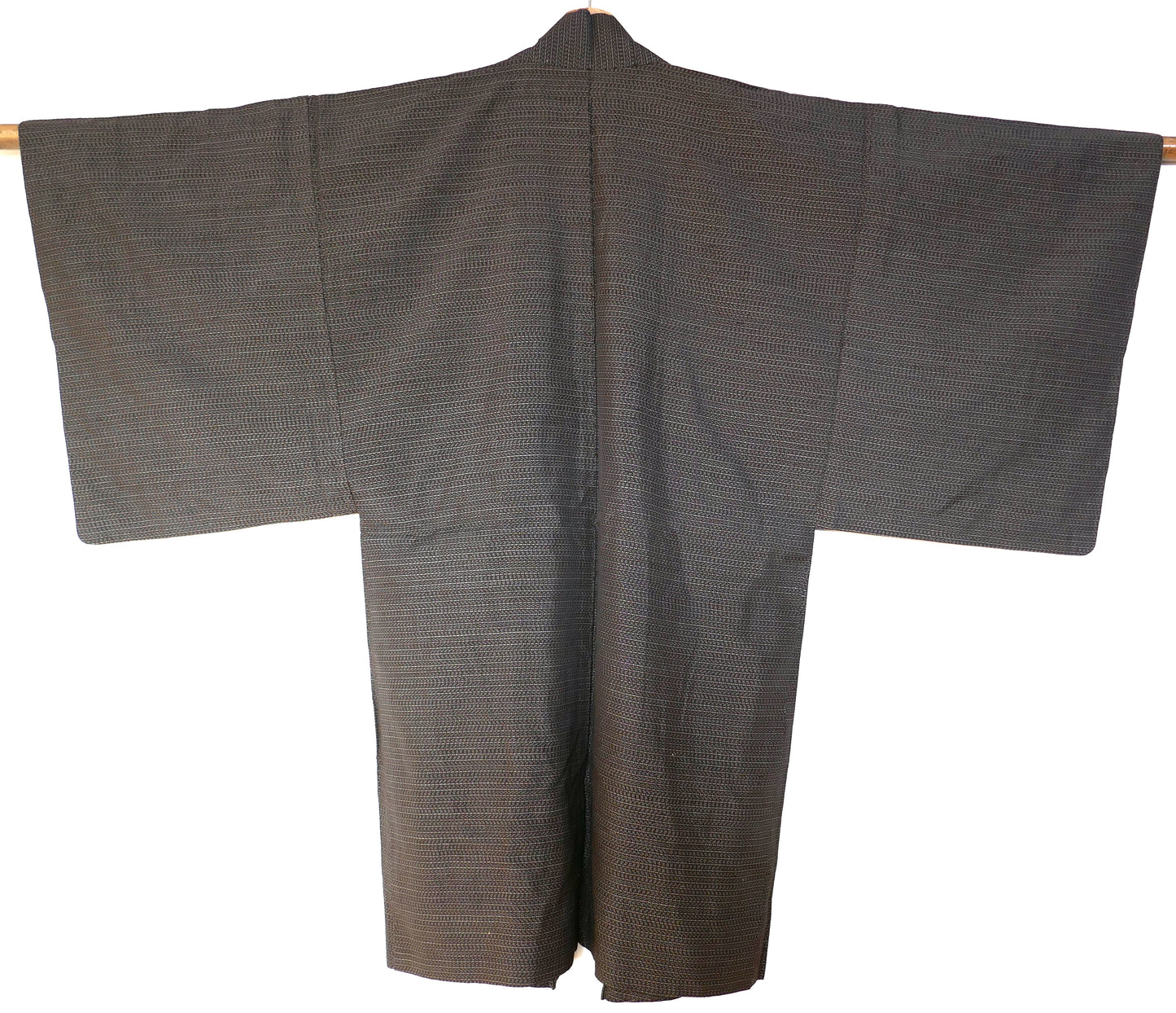 Vue de dos complète d’un haori homme en laine – kimono vintage japonais