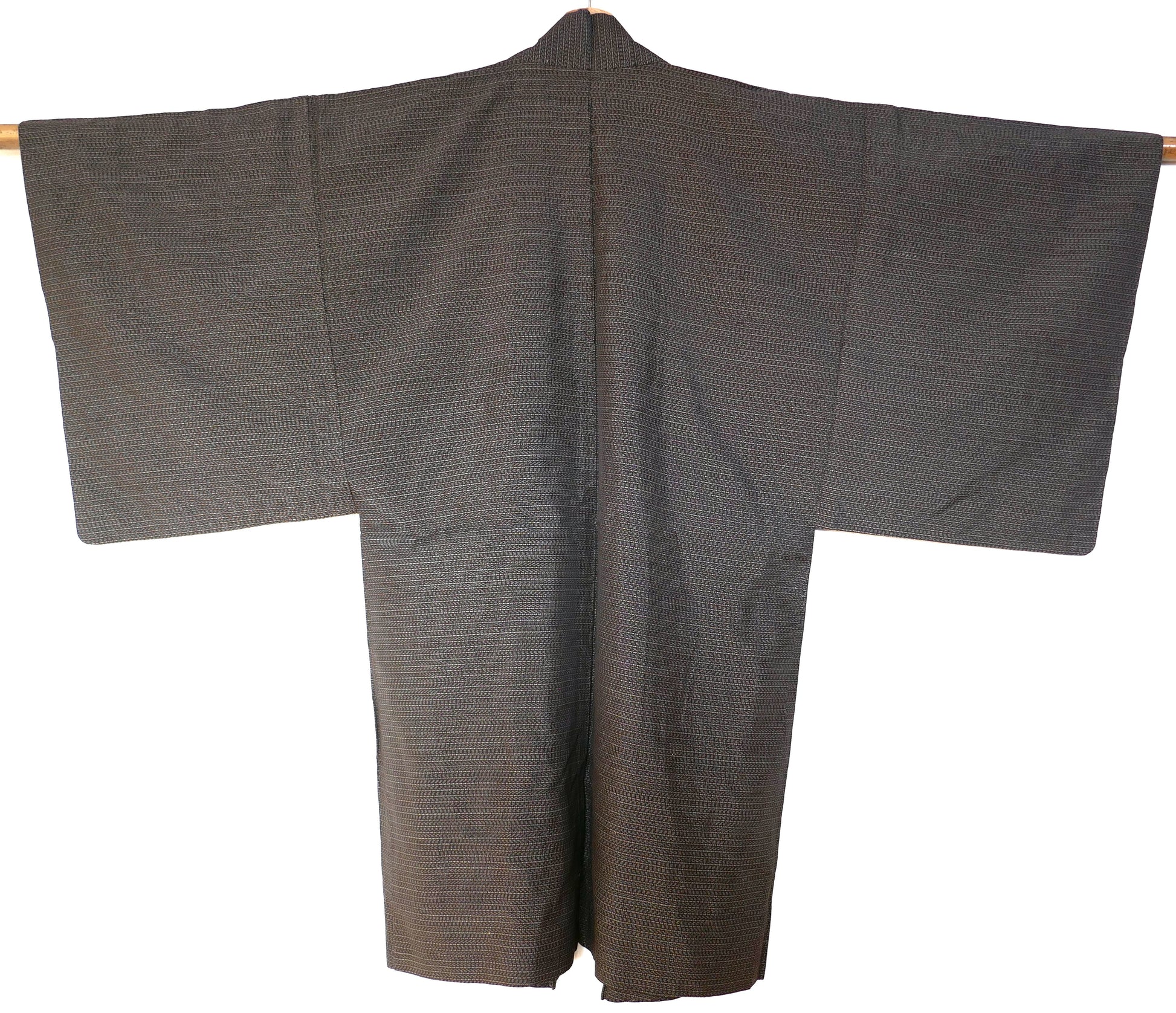 Vue de dos complète d’un haori homme en laine – kimono vintage japonais