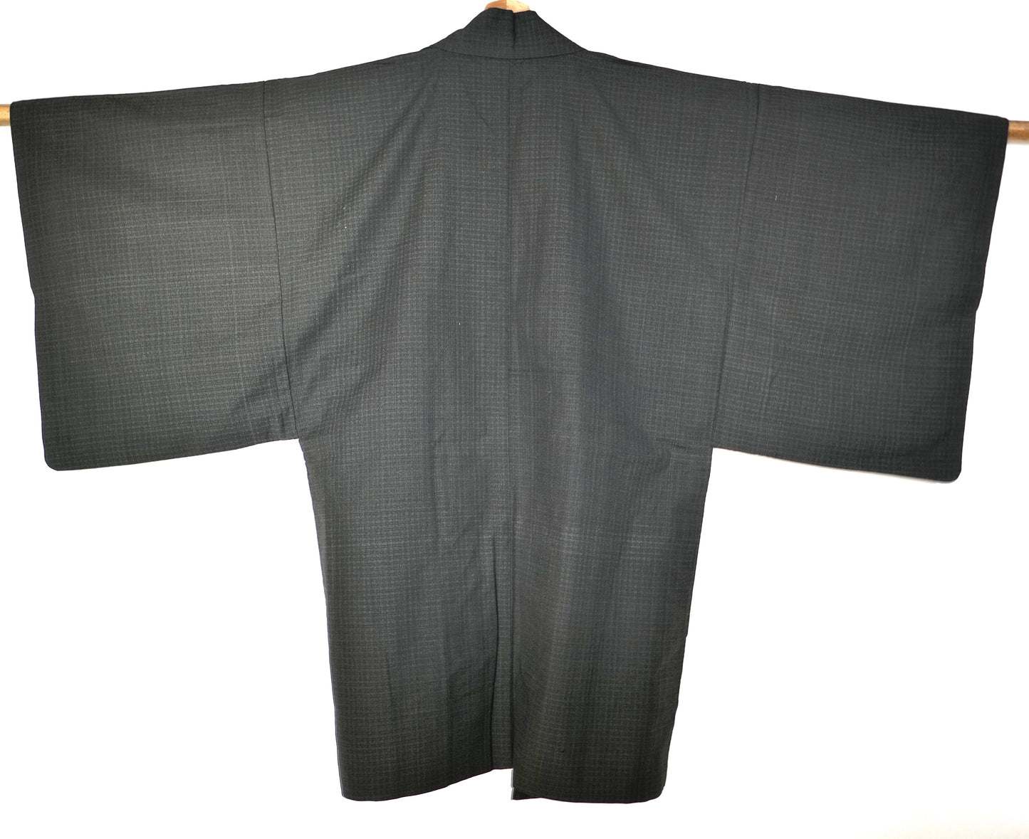 Haori homme japonais ancien 100% laine – vue de dos, coupe traditionnelle ample.