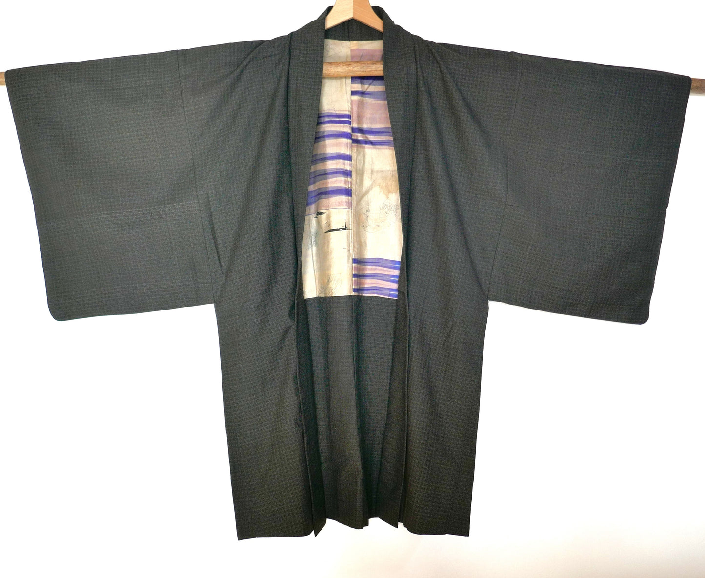 Haori homme japonais vintage en laine – vue de face, veste kimono traditionnelle japonaise.