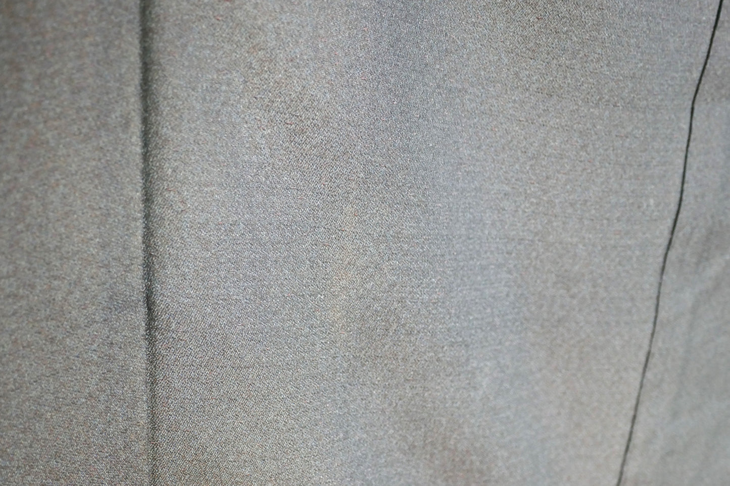 Tache discrète sur un haori homme en soie marron grise – kimono japonais ancien vintage