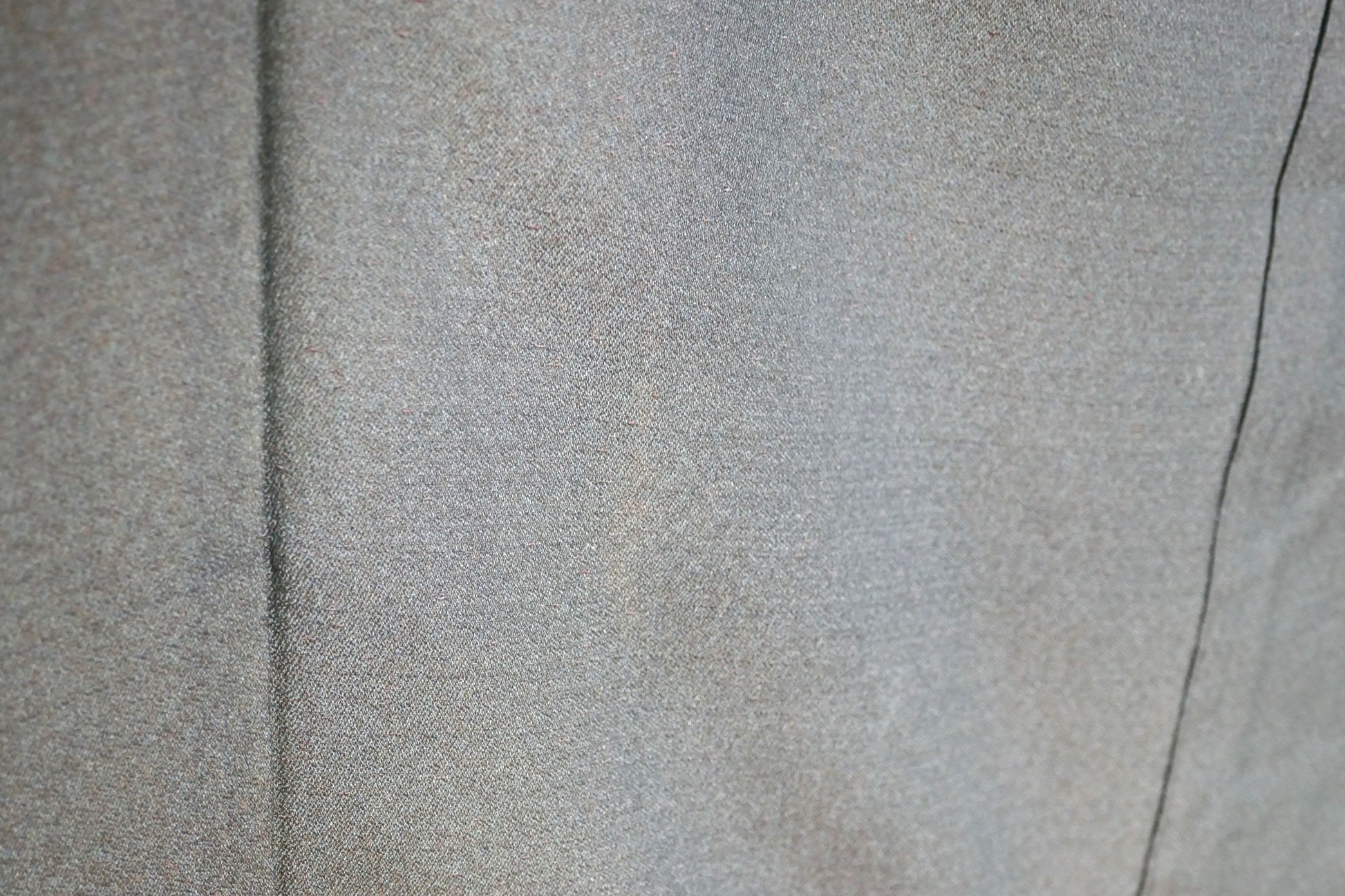Tache discrète sur un haori homme en soie marron grise – kimono japonais ancien vintage