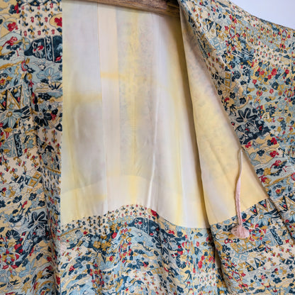 doublure haori japonais avec zones de teinture jaunes en croix sur soie ivoire textile vintage