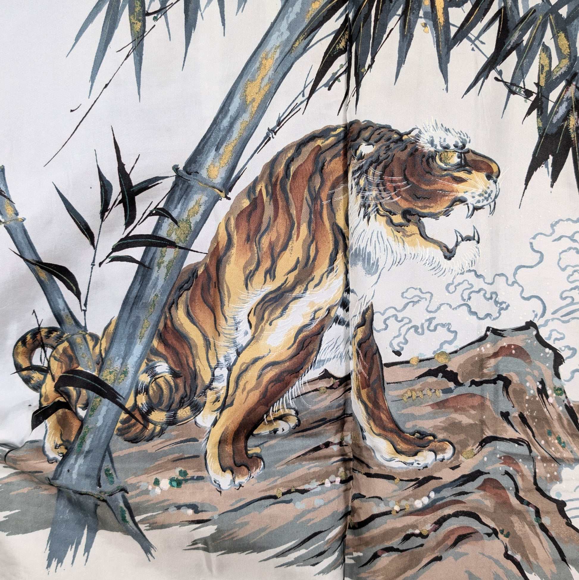 doublure haori japonais vintage en soie tsumugi avec tigre et bambou motif traditionnel japonais époque showa