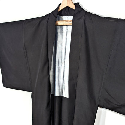Haori noir pour homme en soie habutae avec doublure grise en soie, vêtement japonais kimono vintage