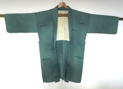 Haori vintage en soie bleu turquoise grisé retaillé par l’Atelier KOGEDO – vue de face, manches modernisées.