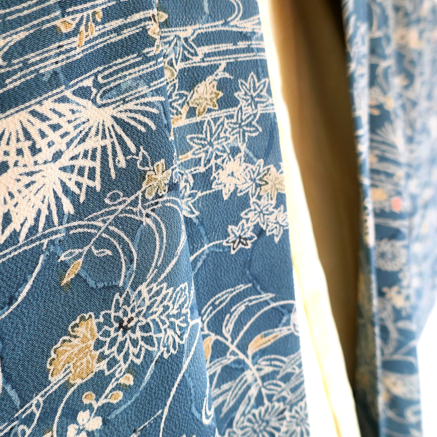 zoom sur le col momiji du haori vintage kogedo bleu petrole