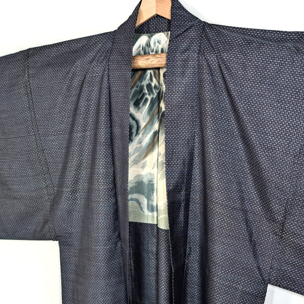 Haori en soie japonaise pour homme, motif kasuri bleu, aperçu de la doublure mont Fuji