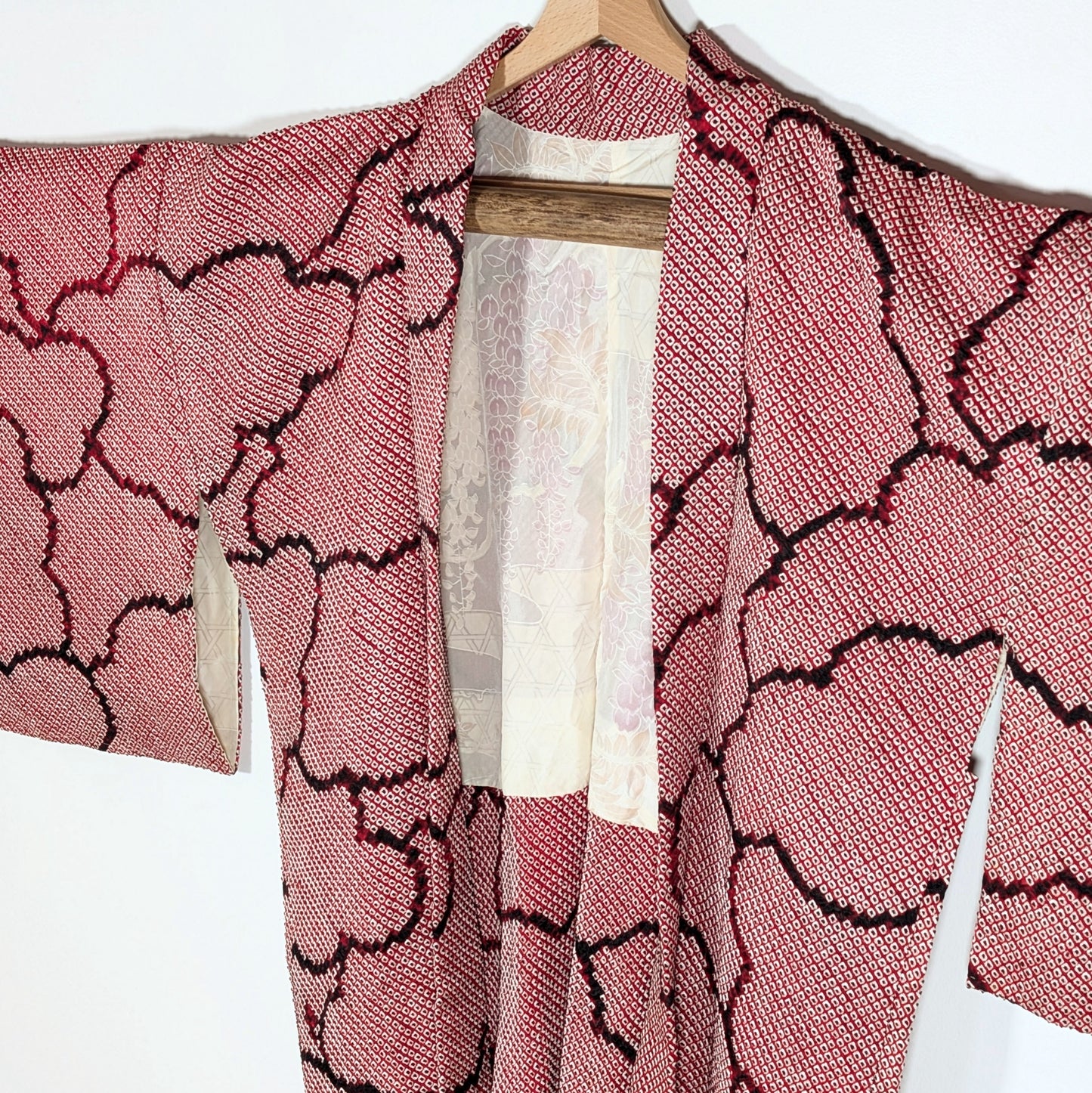 Haori en soie japonaise shibori avec doublure vintage à motifs de glycines fuji et fleurs pastel
