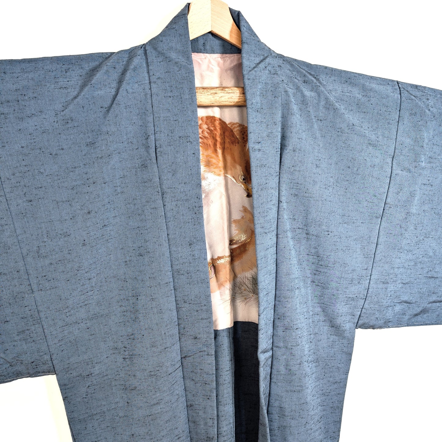 Haori japonais en soie tsumugi avec doublure illustrée d’un rapace en style yuzen
